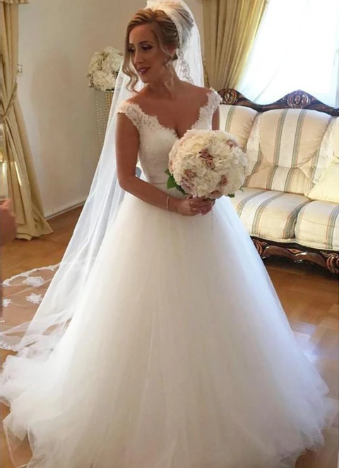 Ball-gown/princess V Neck Sleeveless Sweep Train Tulle Wedding Dress With Lace