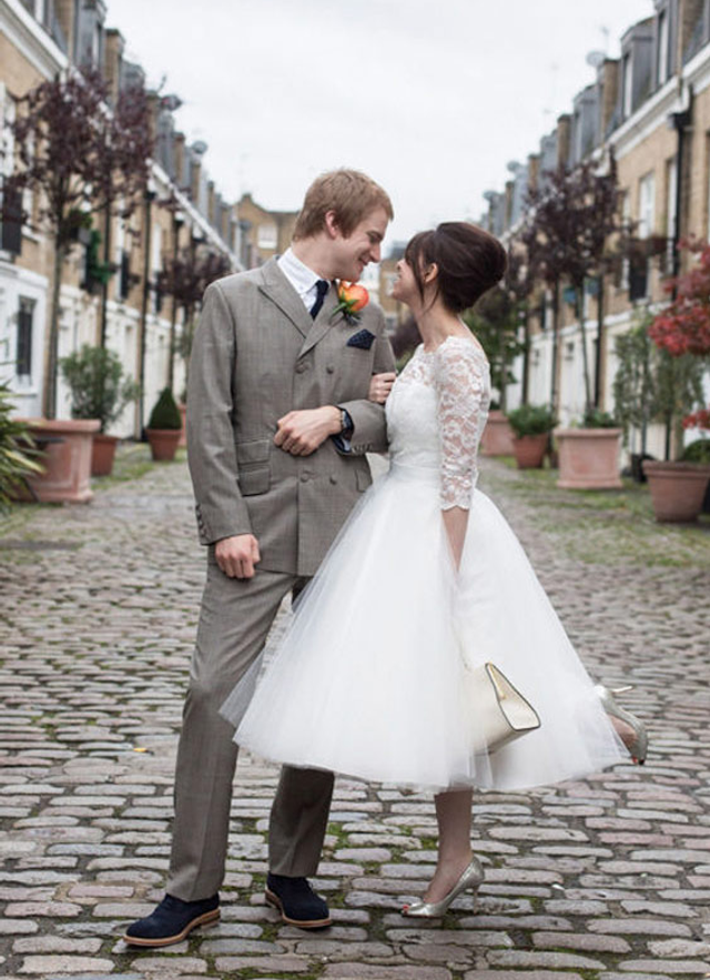 Tulle Ball Gown Bateau Tea-length Lace Wedding Dress