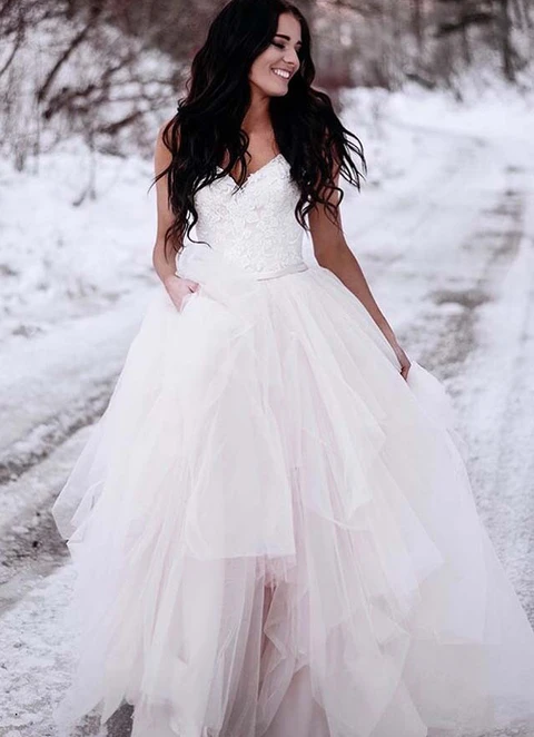 A-line/princess V Neck Sleeveless Asymmetrical Tulle Lace Wedding Dress