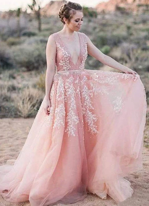 Tulle Wedding Dress Ball-gown/princess V-neck Court Train With Appliqued