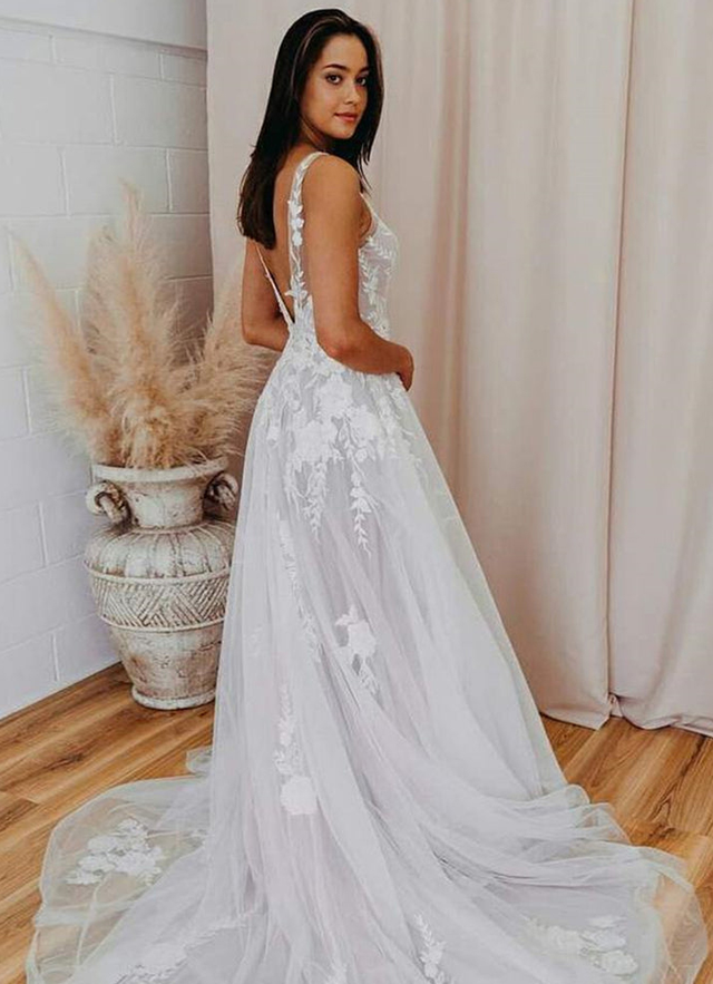 Ball-gown/princess V Neck Sleeveless Court Train Lace Tulle Wedding Dress