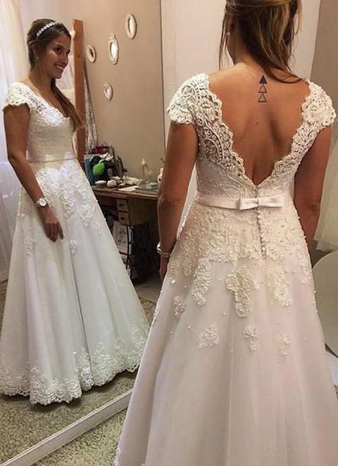 Ball-gown/princess V-neck Sleeveless Long/floor-length Tulle Wedding Dress With Appliqued Lace