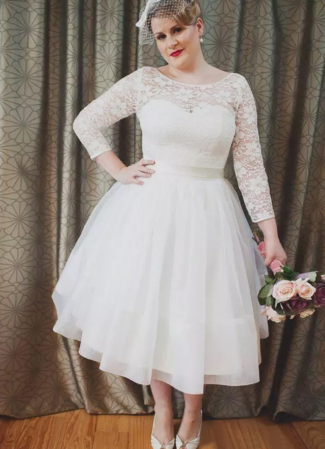 Ball Gown Scoop 3/4 Sleeve Tea-length Tulle Wedding Dress With Lace