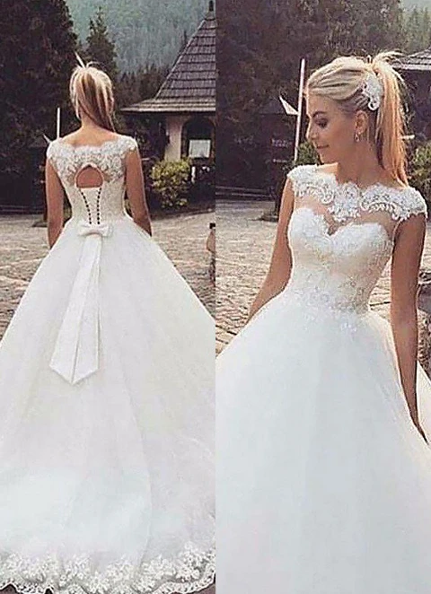 Ball Gown Scalloped Neck Sleeveless Sweep Train Tulle Appliqued Lace Wedding Dress