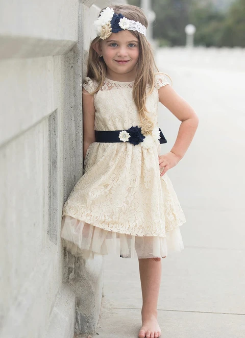 A Line Knee-length Scoop Sleevesless Lace Flower Girl Dresses With Waistband