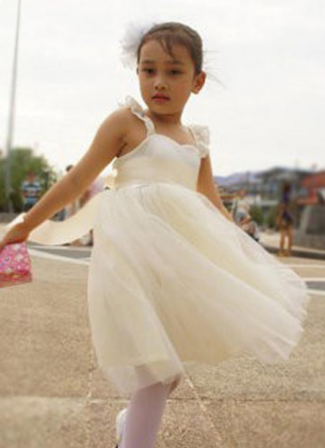 Ball-gown/princess Knee-length Sweetheart Sleevesless Sashes Tulle Junior Bridesmaid Dresses