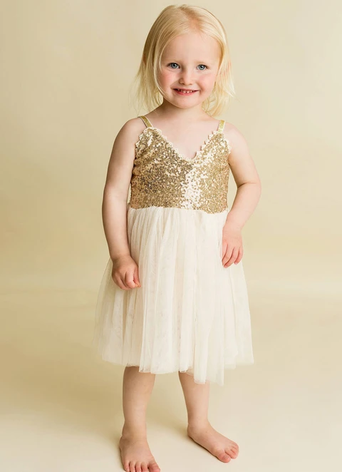 A Line Knee-length V-neck Sequin Tulle Flower Girl Dresses