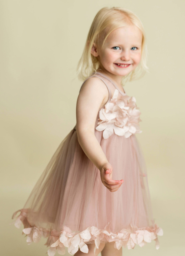 Ball-gown/princess Knee-length Scoop Sleevesless Tulle Flower Girl Dresses With Appliqued