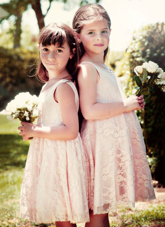 A Line Knee-length Scoop Sleevesless Lace Flower Girl Dresses With Sashes