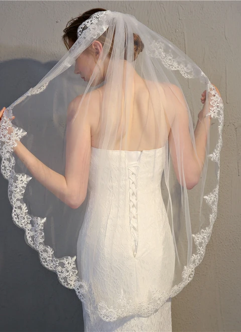 Single Layer Bridal Veil Fine Lace Short